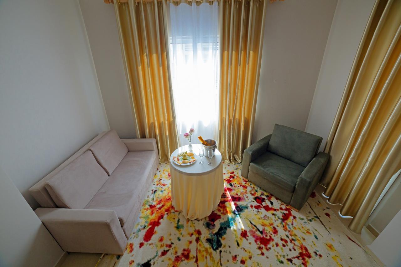 Sun Hotel Дуррес Экстерьер фото