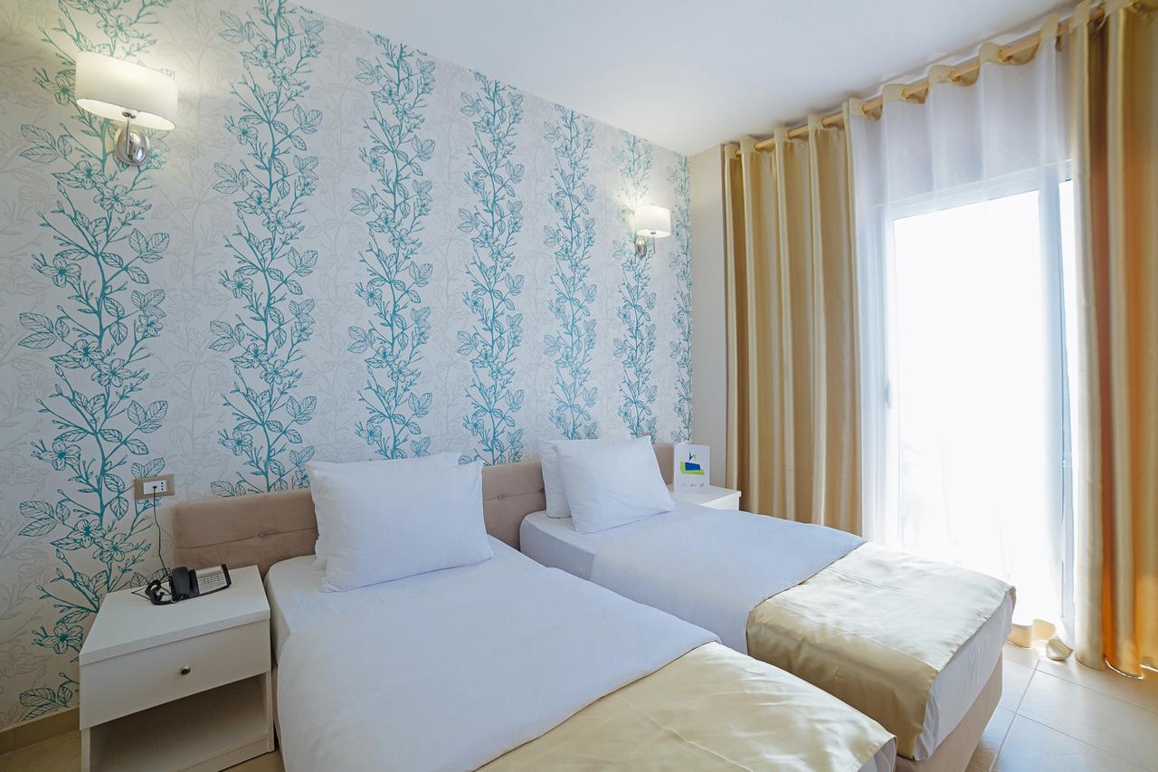 Sun Hotel Дуррес Экстерьер фото