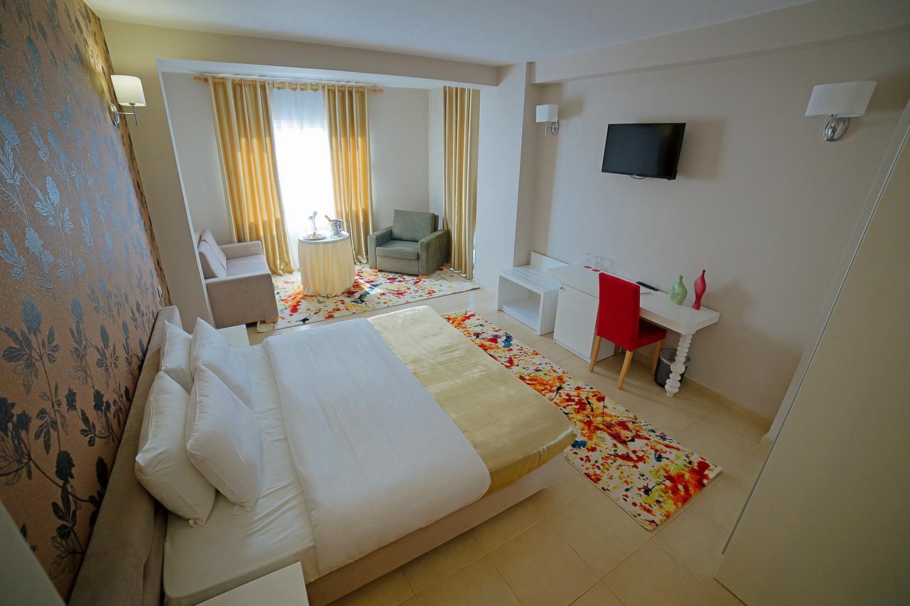 Sun Hotel Дуррес Экстерьер фото