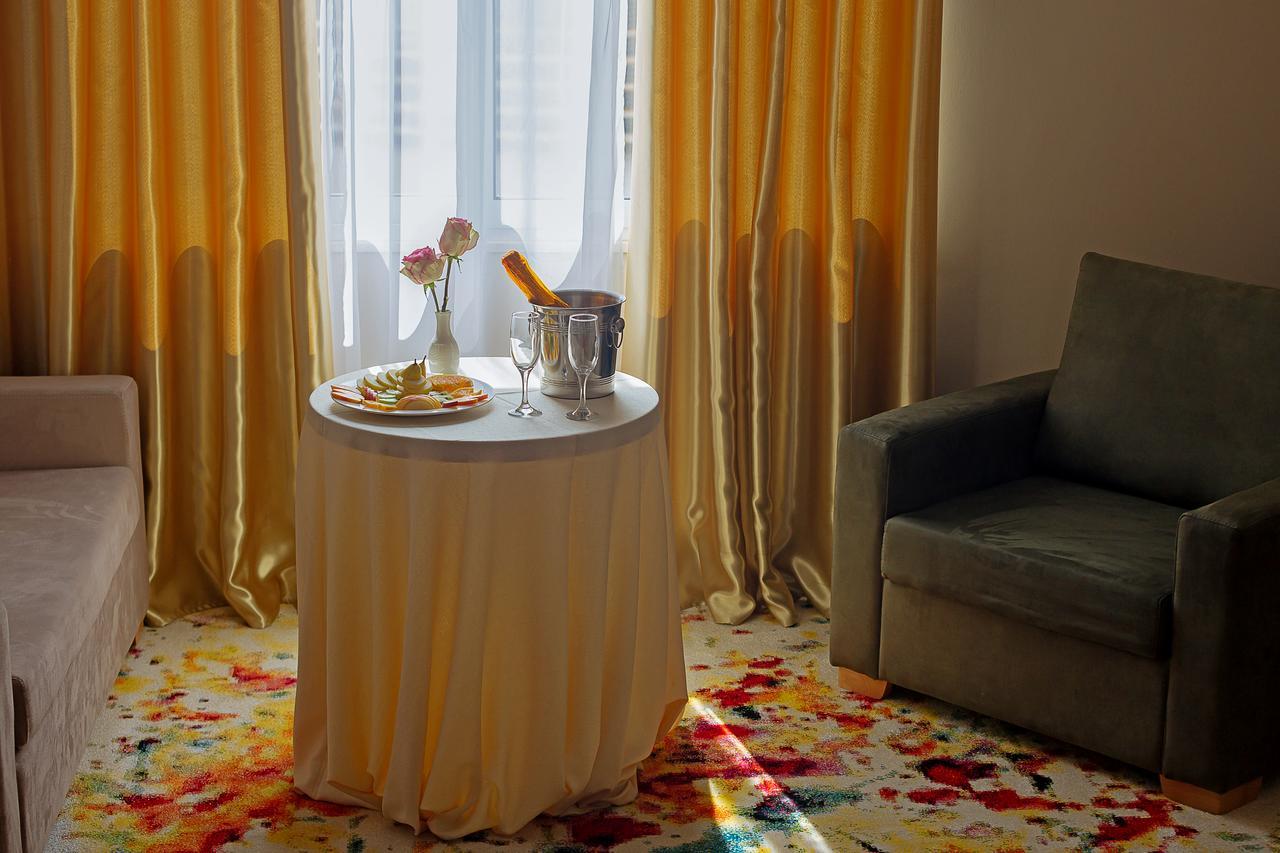 Sun Hotel Дуррес Экстерьер фото