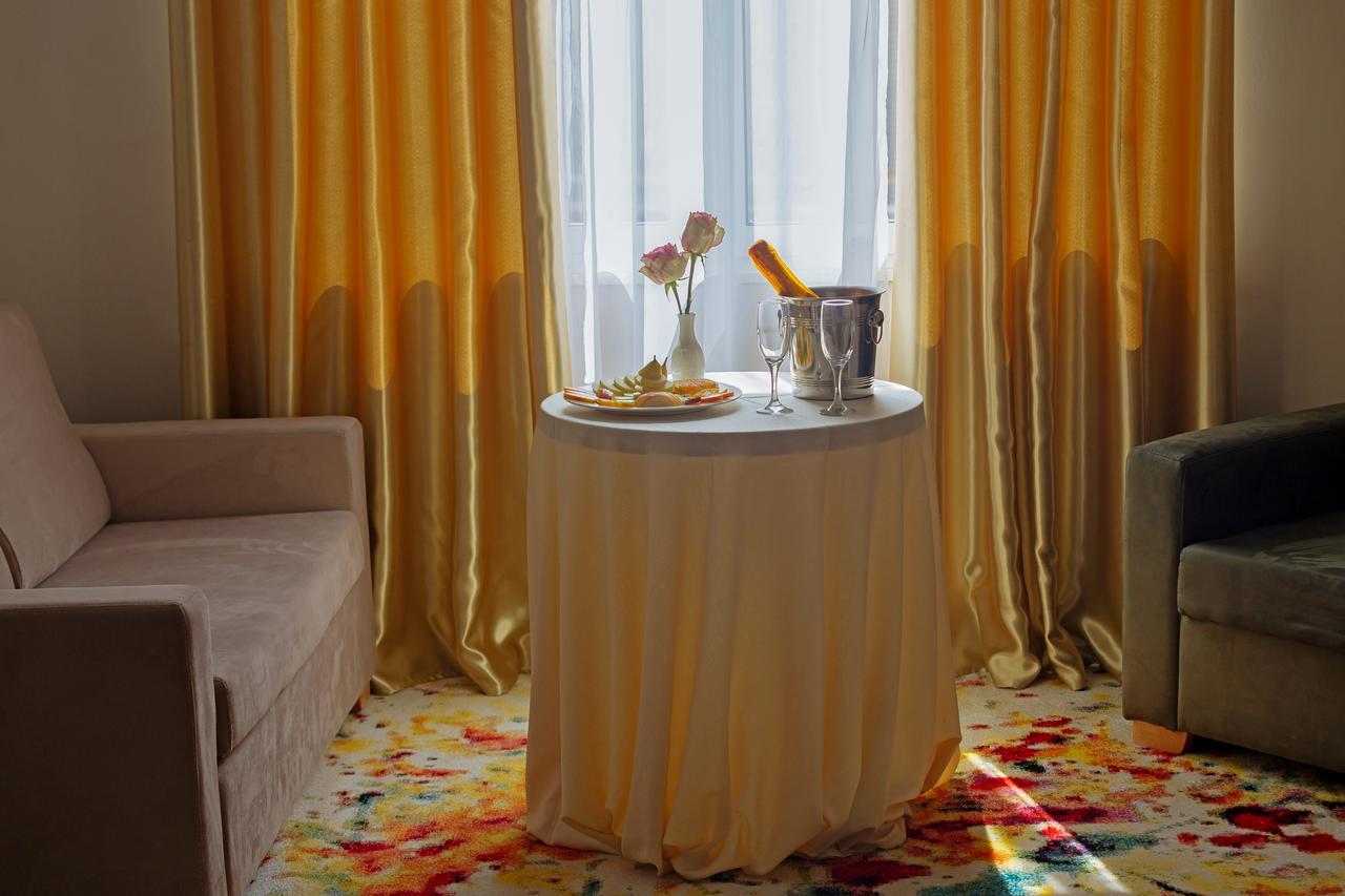 Sun Hotel Дуррес Экстерьер фото